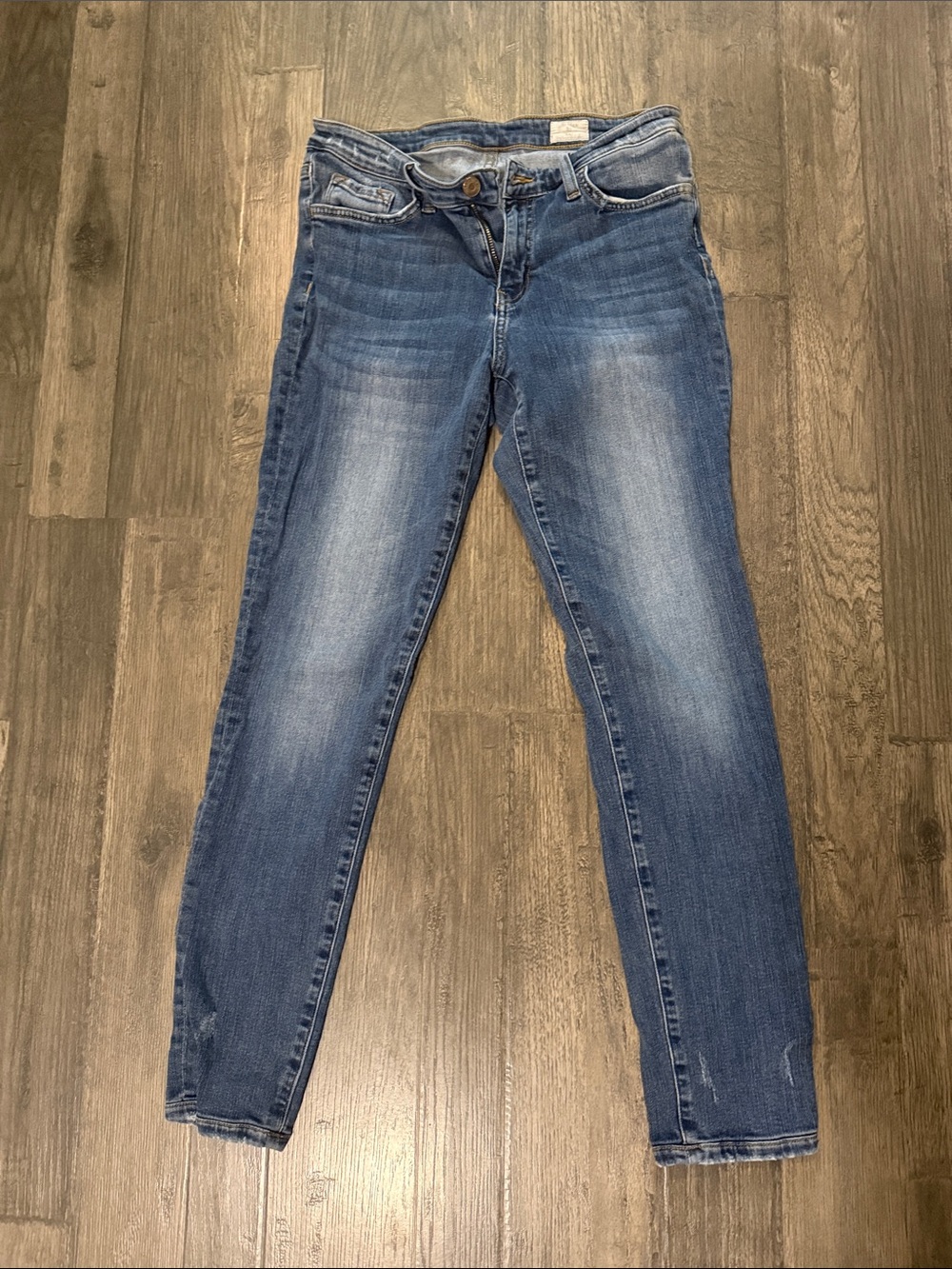 Women's Skinny Mid-Blue Stretch Jeans